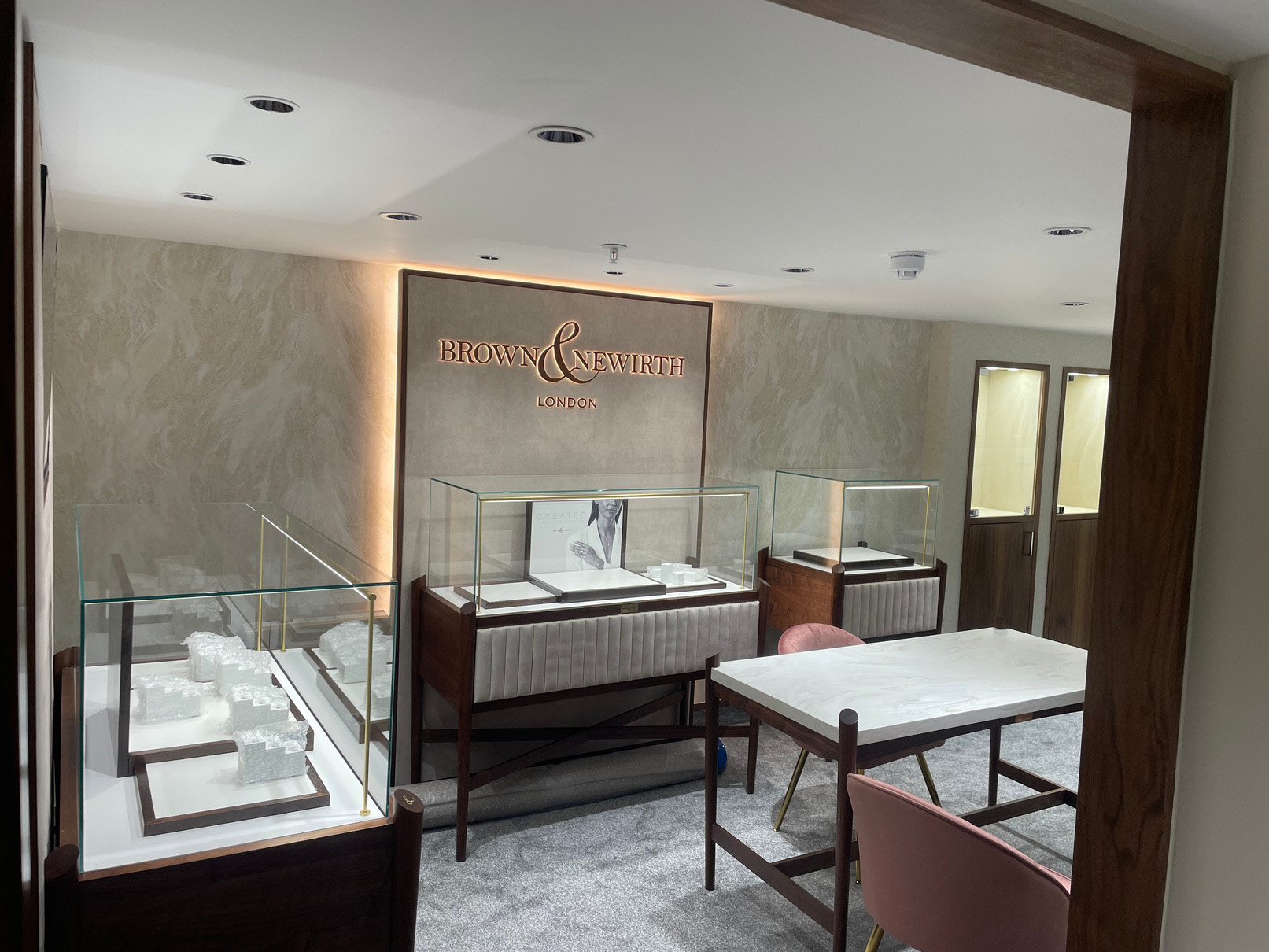 Shopping centre jewlry store